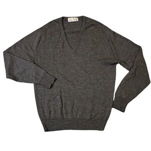Byford mens 42 L Large gray solid v-neck 100% wool v-neck sweater EUC